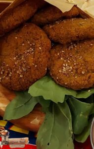 طريقة عمل الطعمية المصرية مثل المحلات من شيف أميرة حسن (أذواق)