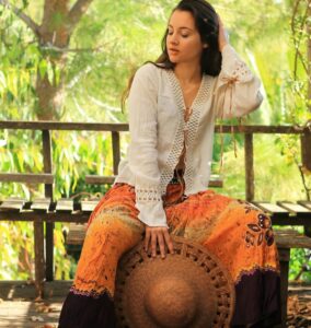 البلوزة البوهو أحدث صيحات الموضة (بكسيلز )