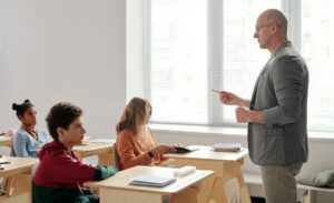 العملية التعليمية رؤية شبابية في أذواق (2)