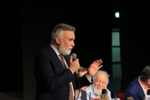 الفنان طارق الدسوقي في المؤتمر (البيت الفني للمسرح)