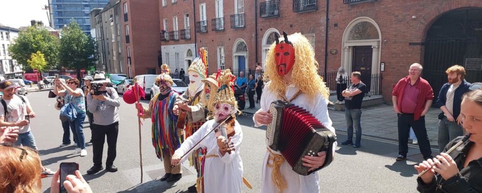 تكريم الكاتب جيمس جويس في دبلن ( الصورة خاص أذواق)