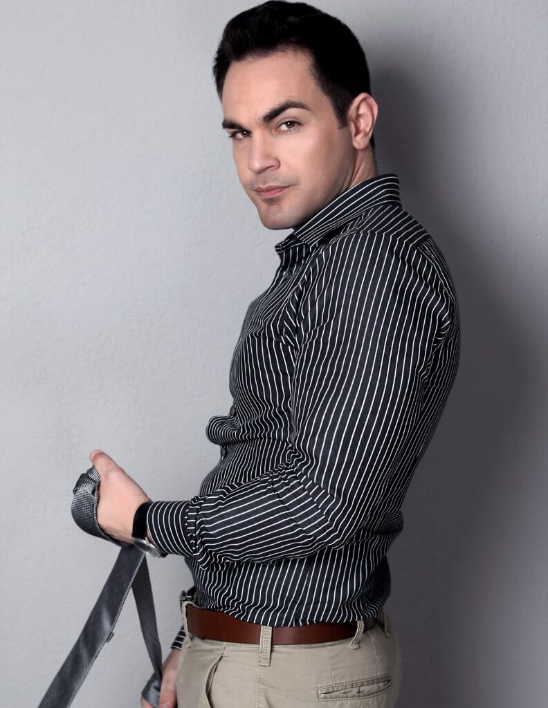 أحدث اتجاهات القميص الرجالي في 2025 pickpik (الصورة )