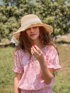 السعادة في مزرعة مصرية 